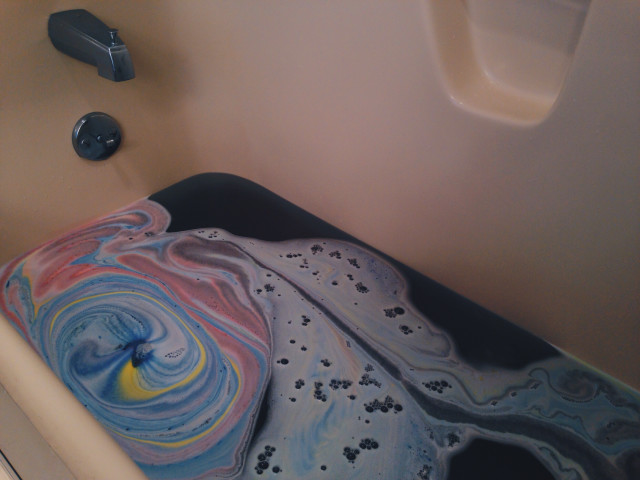using-bath-bomb using-bath-bomb