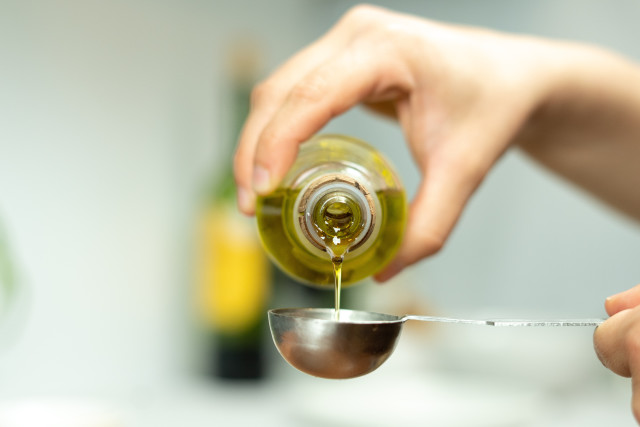 mask-with-olive-oil