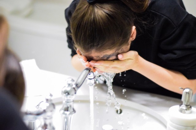 washing-face